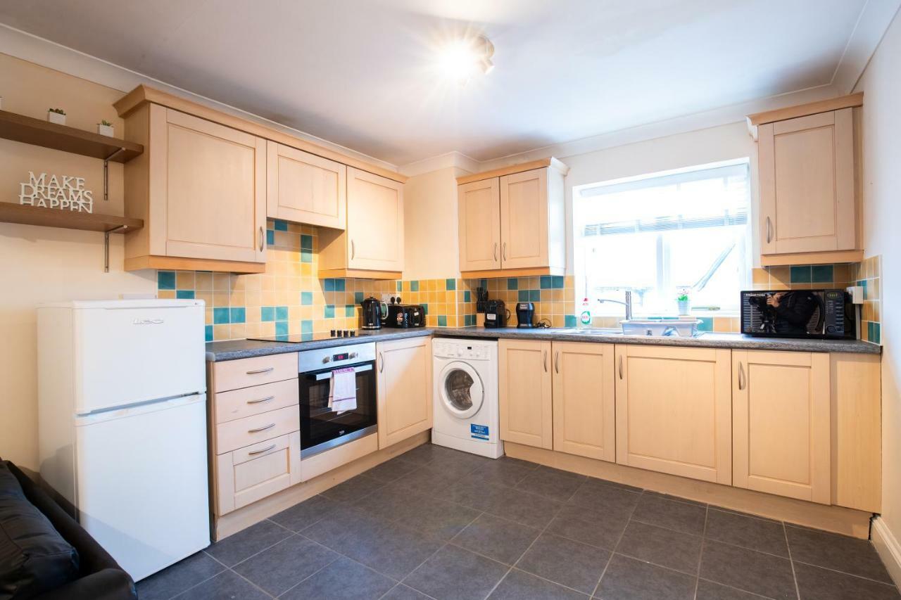 Spacious 2Br Flat In Stansted Apartment Stansted Mountfitchet Exterior photo